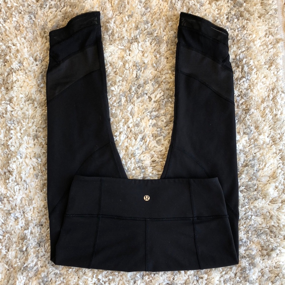Lululemon black cropped leggings